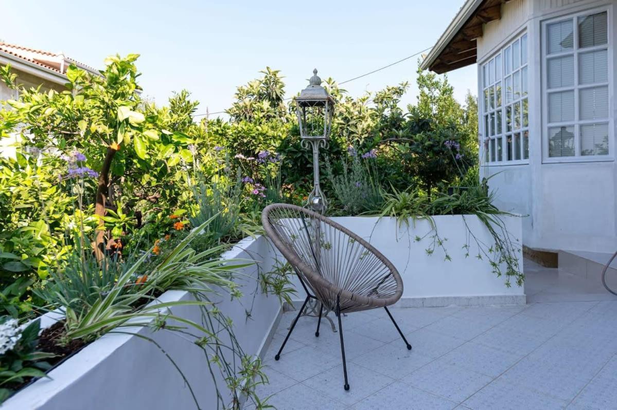 Serene Seaside Bliss - Lush & Secluded Garden Oasis Kalamáta Buitenkant foto